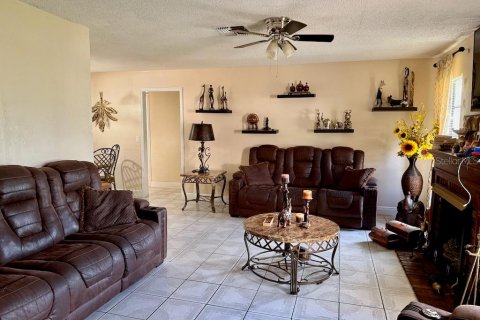 Villa ou maison à vendre à Spring Hill, Floride: 3 chambres, 154.59 m2 № 1912635 - photo 5