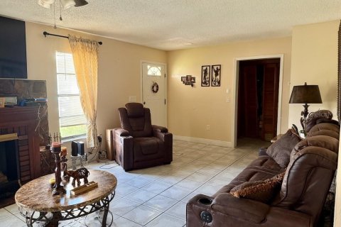 Villa ou maison à vendre à Spring Hill, Floride: 3 chambres, 154.59 m2 № 1912635 - photo 4