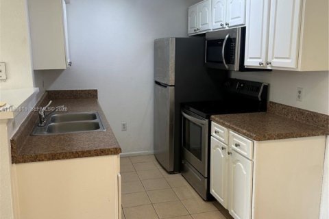 Apartamento en alquiler en Miami, Florida, 1 dormitorio, 54.63 m2 № 2010699 - foto 11