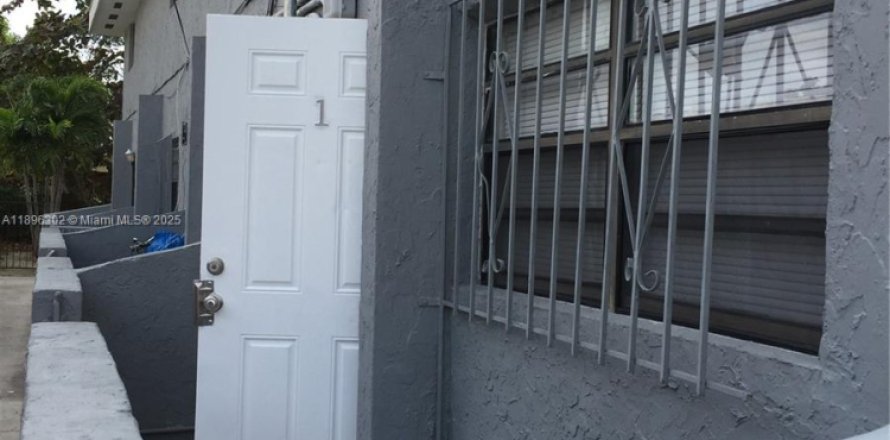 Таунхаус в Майами, Флорида 2 спальни, 282.05м2 № 1950437