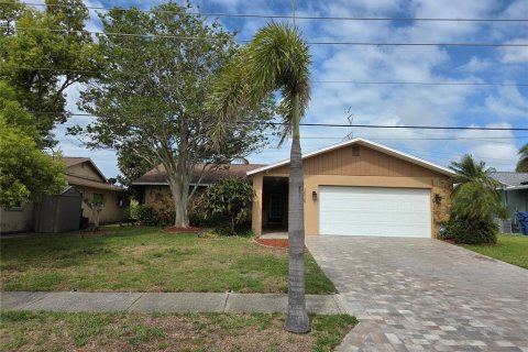 Villa ou maison à vendre à Holiday, Floride: 2 chambres, 170.57 m2 № 2099832 - photo 4