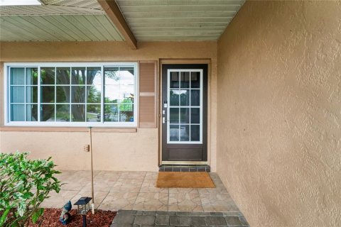 Villa ou maison à vendre à Holiday, Floride: 2 chambres, 170.57 m2 № 2099832 - photo 15