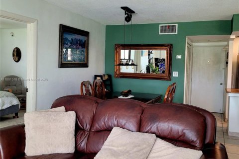 Copropriété à vendre à Aventura, Floride: 2 chambres, 100.61 m2 № 1983318 - photo 4