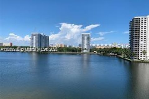 Copropriété à vendre à Aventura, Floride: 2 chambres, 100.61 m2 № 1983318 - photo 26