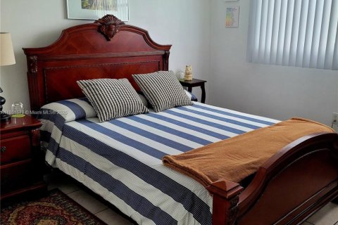 Copropriété à vendre à Aventura, Floride: 2 chambres, 100.61 m2 № 1983318 - photo 11