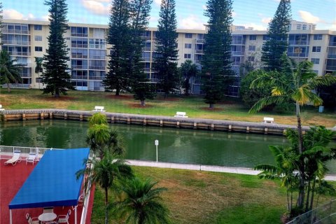 Copropriété à vendre à Aventura, Floride: 2 chambres, 100.61 m2 № 1983318 - photo 12