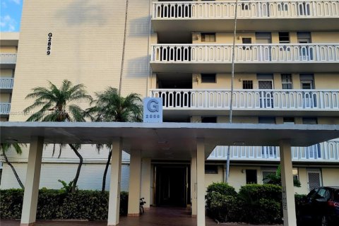 Copropriété à vendre à Aventura, Floride: 2 chambres, 100.61 m2 № 1983318 - photo 17