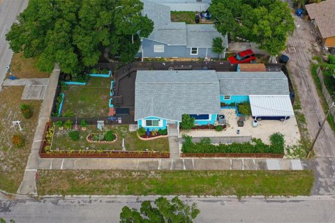 House in Saint Petersburg, Florida 3 bedrooms, 117.99 sq.m. № 1718766 - photo 26