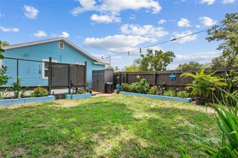 House in Saint Petersburg, Florida 3 bedrooms, 117.99 sq.m. № 1718766 - photo 19