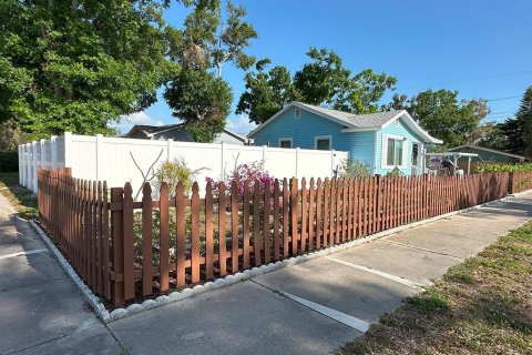 House in Saint Petersburg, Florida 3 bedrooms, 117.99 sq.m. № 1718766 - photo 30