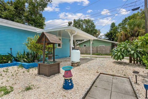 House in Saint Petersburg, Florida 3 bedrooms, 117.99 sq.m. № 1718766 - photo 24