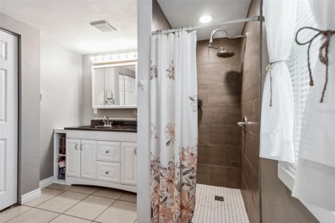 House in Saint Petersburg, Florida 3 bedrooms, 117.99 sq.m. № 1718766 - photo 17