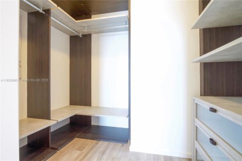 Condominio en alquiler en Miami, Florida, 2 dormitorios, 116.13 m2 № 1938445 - foto 25