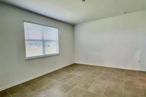 Villa ou maison à louer à Ocala, Floride: 3 chambres, 172.43 m2 № 2419762 - photo 5