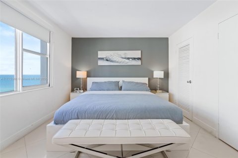 Condominio en alquiler en Surfside, Florida, 2 dormitorios, 137.96 m2 № 1943107 - foto 15