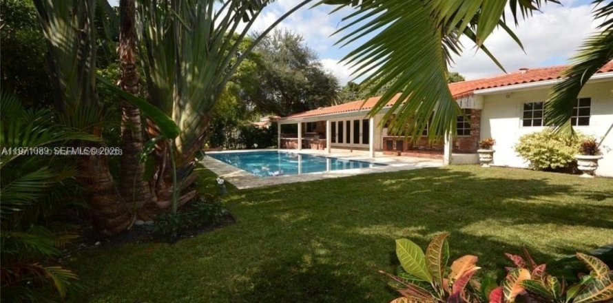 Villa ou maison à Coral Gables, Floride 4 chambres, 243.5 m2 № 2032717
