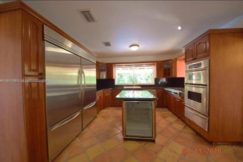 Villa ou maison à louer à Coral Gables, Floride: 4 chambres, 243.5 m2 № 2032717 - photo 8