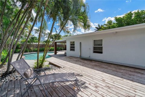 Casa en venta en Lauderdale-by-the-Sea, Florida, 4 dormitorios, 204.38 m2 № 2081520 - foto 16