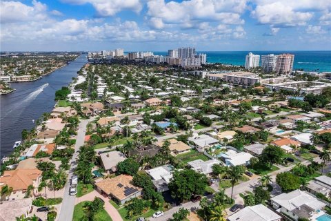 Casa en venta en Lauderdale-by-the-Sea, Florida, 4 dormitorios, 204.38 m2 № 2081520 - foto 20
