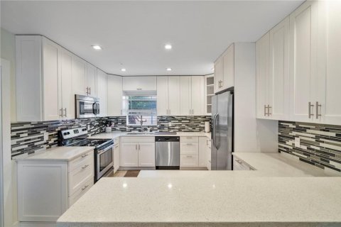 Casa en venta en Lauderdale-by-the-Sea, Florida, 4 dormitorios, 204.38 m2 № 2081520 - foto 7