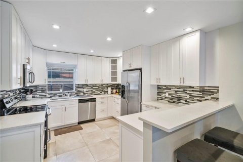 Casa en venta en Lauderdale-by-the-Sea, Florida, 4 dormitorios, 204.38 m2 № 2081520 - foto 6