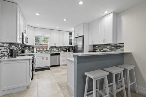 Casa en venta en Lauderdale-by-the-Sea, Florida, 4 dormitorios, 204.38 m2 № 2081520 - foto 5