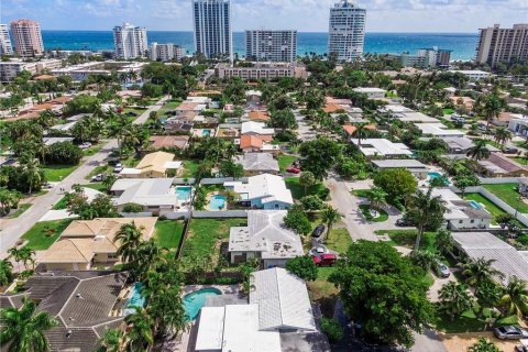 Casa en venta en Lauderdale-by-the-Sea, Florida, 4 dormitorios, 204.38 m2 № 2081520 - foto 22