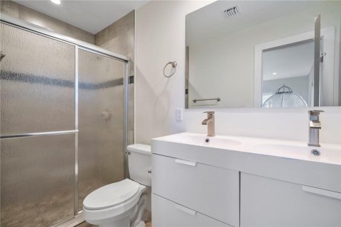 Casa en venta en Lauderdale-by-the-Sea, Florida, 4 dormitorios, 204.38 m2 № 2081520 - foto 13
