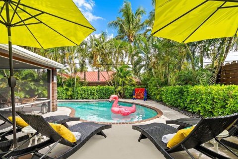 Casa en venta en Lauderdale-by-the-Sea, Florida, 4 dormitorios, 204.38 m2 № 2081520 - foto 2