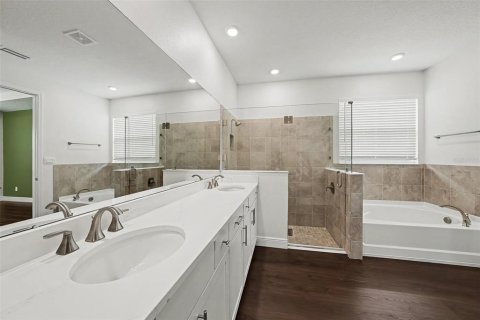 House in Lutz, Florida 4 bedrooms, 263.66 sq.m. № 2107402 - photo 29