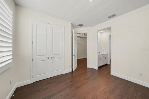 House in Lutz, Florida 4 bedrooms, 263.66 sq.m. № 2107402 - photo 28