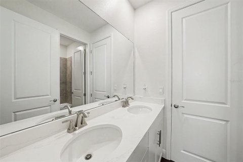 House in Lutz, Florida 4 bedrooms, 263.66 sq.m. № 2107402 - photo 30