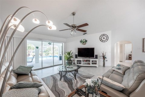 Villa ou maison à vendre à Punta Gorda, Floride: 3 chambres, 171.5 m2 № 2204034 - photo 6