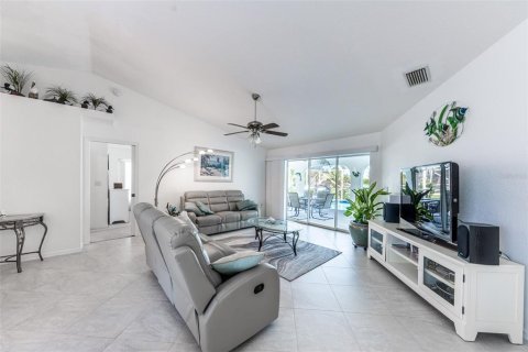 Villa ou maison à vendre à Punta Gorda, Floride: 3 chambres, 171.5 m2 № 2204034 - photo 7