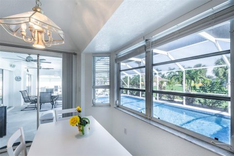 Villa ou maison à vendre à Punta Gorda, Floride: 3 chambres, 171.5 m2 № 2204034 - photo 29