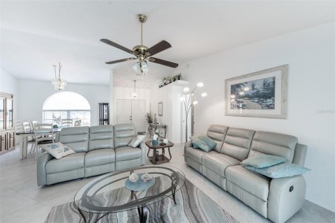 Villa ou maison à vendre à Punta Gorda, Floride: 3 chambres, 171.5 m2 № 2204034 - photo 10