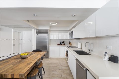 Снять в аренду кондоминиум в Майами-Бич, Флорида 1 спальня, 82.96м2, № 1959022 - фото 26