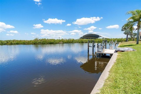 House in Port Charlotte, Florida 3 bedrooms, 152.17 sq.m. № 2142963 - photo 14