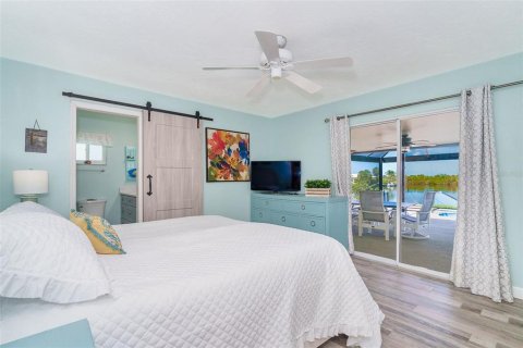 House in Port Charlotte, Florida 3 bedrooms, 152.17 sq.m. № 2142963 - photo 29