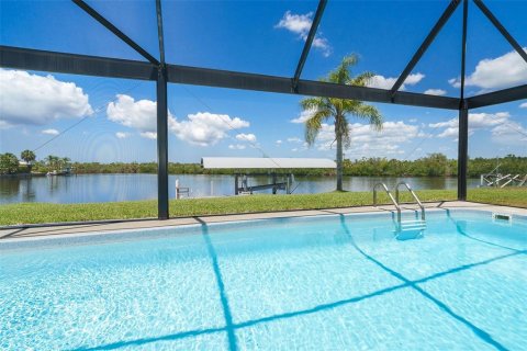 House in Port Charlotte, Florida 3 bedrooms, 152.17 sq.m. № 2142963 - photo 11