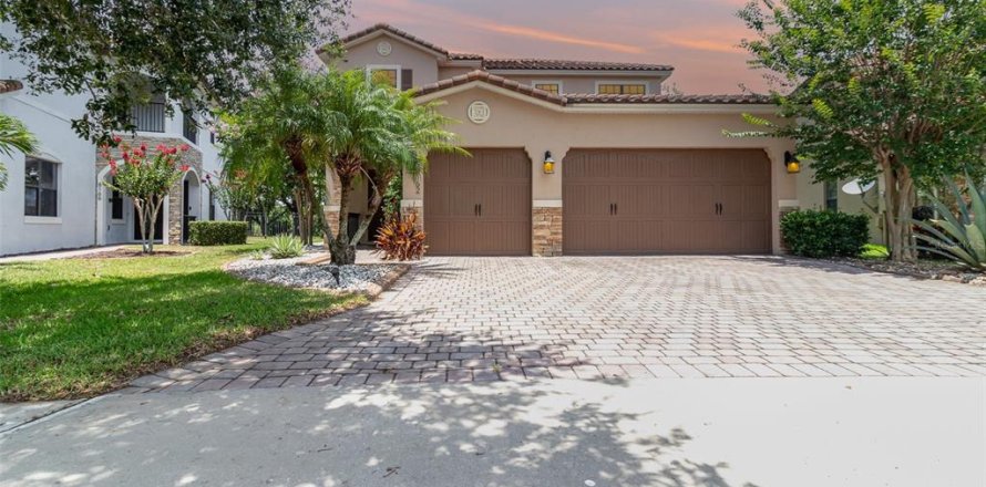House in Orlando, Florida 4 bedrooms, 237.09 sq.m. № 1795032