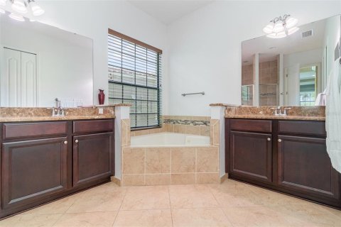 House in Orlando, Florida 4 bedrooms, 237.09 sq.m. № 1795032 - photo 16