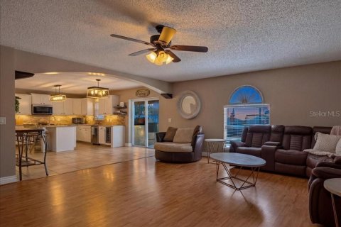 Casa en venta en Palm Coast, Florida, 6 dormitorios, 365.48 m2 № 2157417 - foto 21