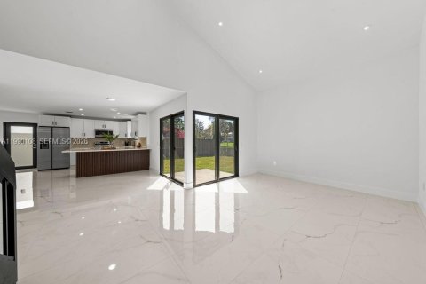 Купить виллу или дом в Майами, Флорида 3 спальни, 171.13м2, № 2051966 - фото 3