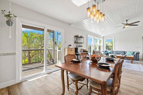 House in Holmes Beach, Florida 3 bedrooms, 159.33 sq.m. № 1630815 - photo 7