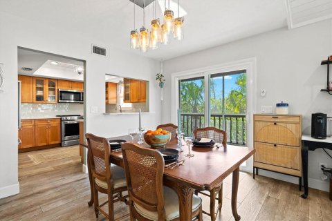 House in Holmes Beach, Florida 3 bedrooms, 159.33 sq.m. № 1630815 - photo 8