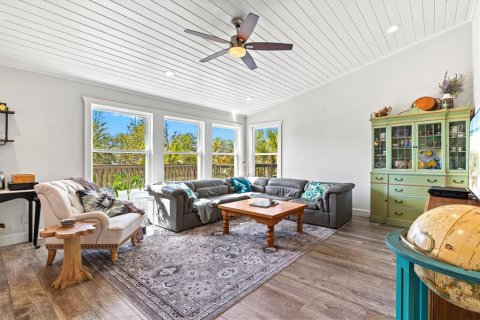 House in Holmes Beach, Florida 3 bedrooms, 159.33 sq.m. № 1630815 - photo 3