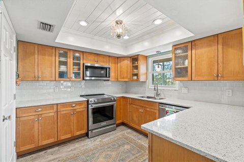 House in Holmes Beach, Florida 3 bedrooms, 159.33 sq.m. № 1630815 - photo 11