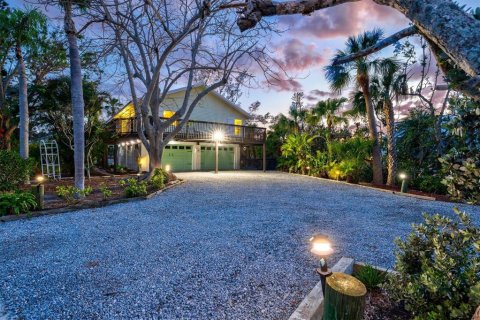 House in Holmes Beach, Florida 3 bedrooms, 159.33 sq.m. № 1630815 - photo 26