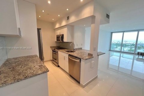 Condominio en venta en Miami Beach, Florida, 1 dormitorio, 79.15 m2 № 2035645 - foto 2